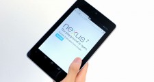 nexus7_hold